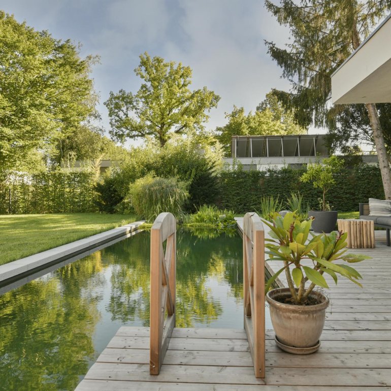 Von der Terasse ins grüne Paradies in Oberschleißheim